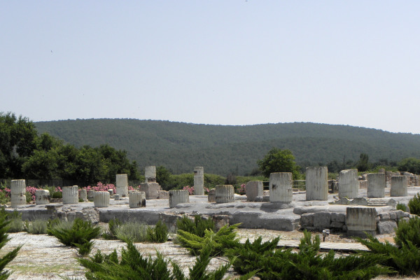 Απομεινάρια του Αρχαιολογικού Χώρου της Μέσσας (Ναός της Αφροδίτης) στη Μυτιλήνη.