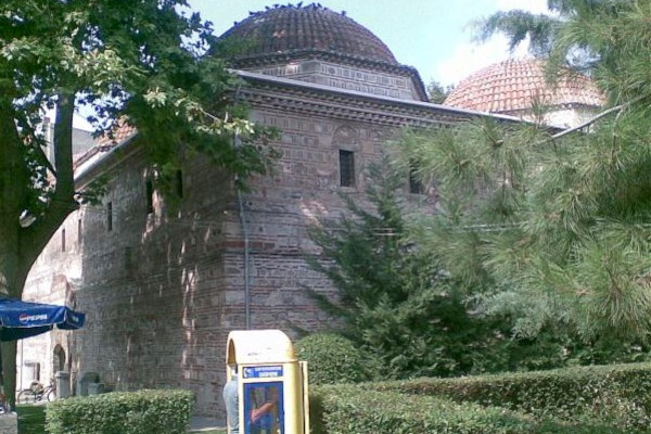 Φωτογραφία του εξωτερικού του Αρχαιολογικού Μουσείου Σερρών (Μπεζεστένι).